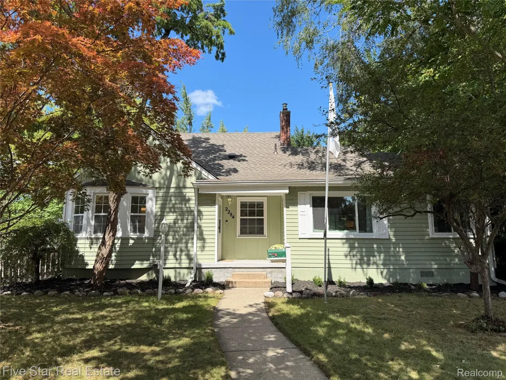 2284 Columbia Road Berkley City, MI 48072