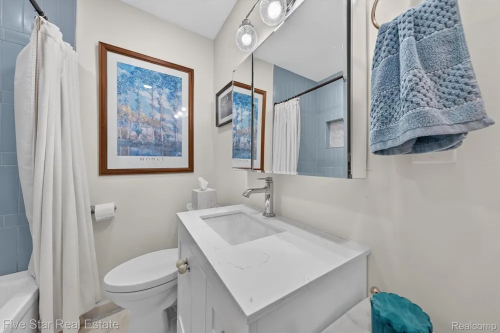 2284 Columbia Road Berkley City, MI 48072