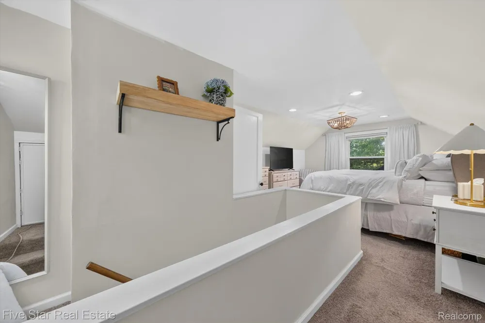 2284 Columbia Road Berkley City, MI 48072