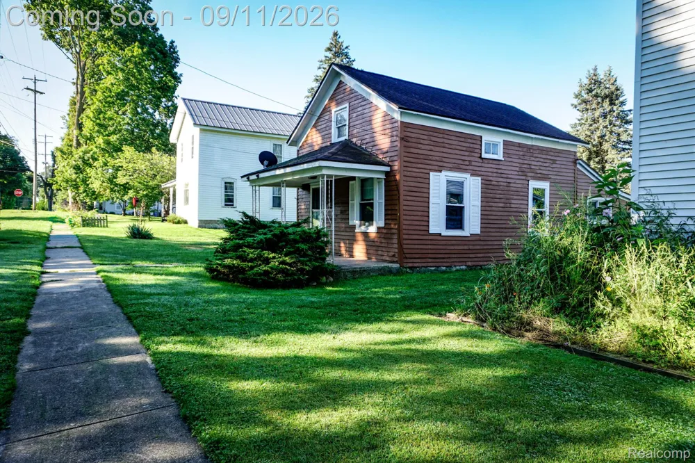 109 Church Street Byron Village, MI 48418