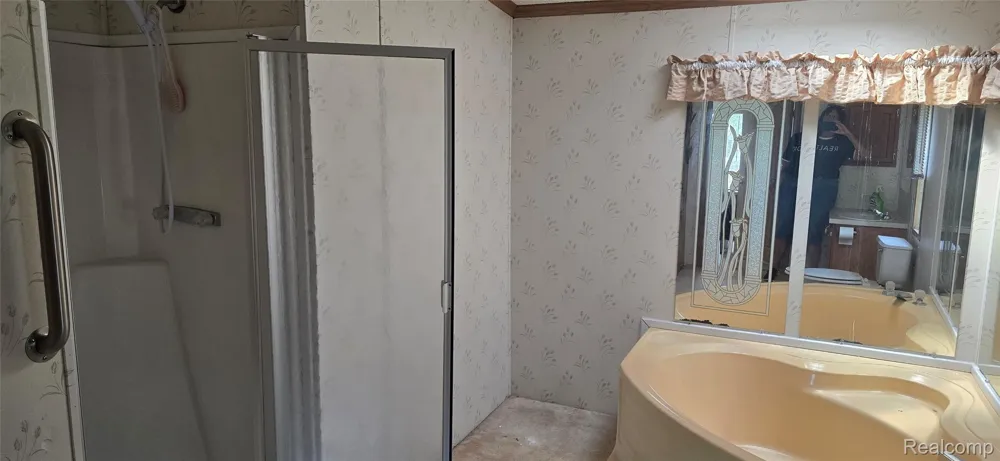 614 Thunder Bay Avenue Alpena Township, MI 49707