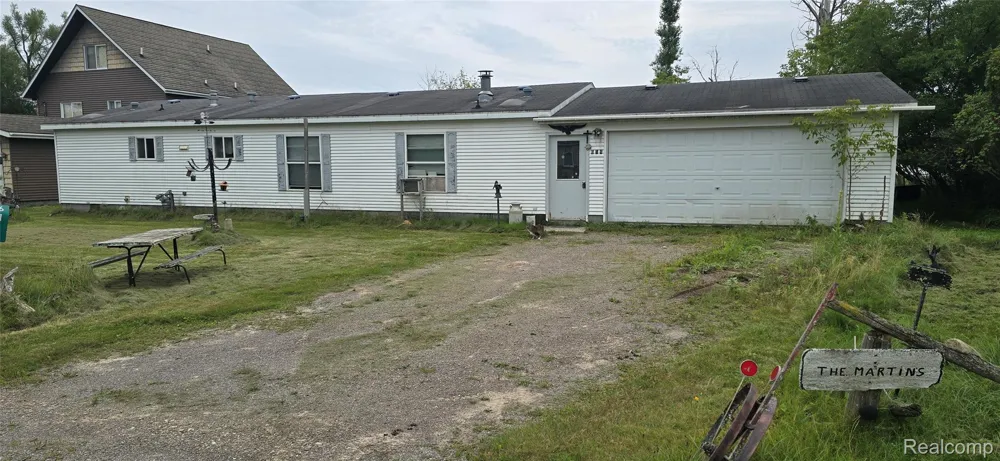 614 Thunder Bay Avenue Alpena Township, MI 49707
