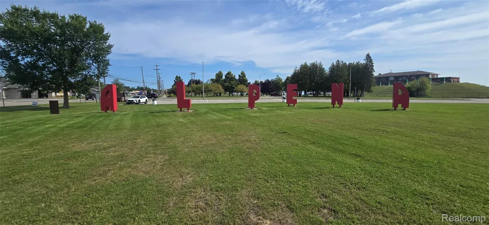 614 Thunder Bay Avenue Alpena Township, MI 49707