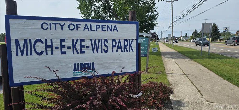 614 Thunder Bay Avenue Alpena Township, MI 49707