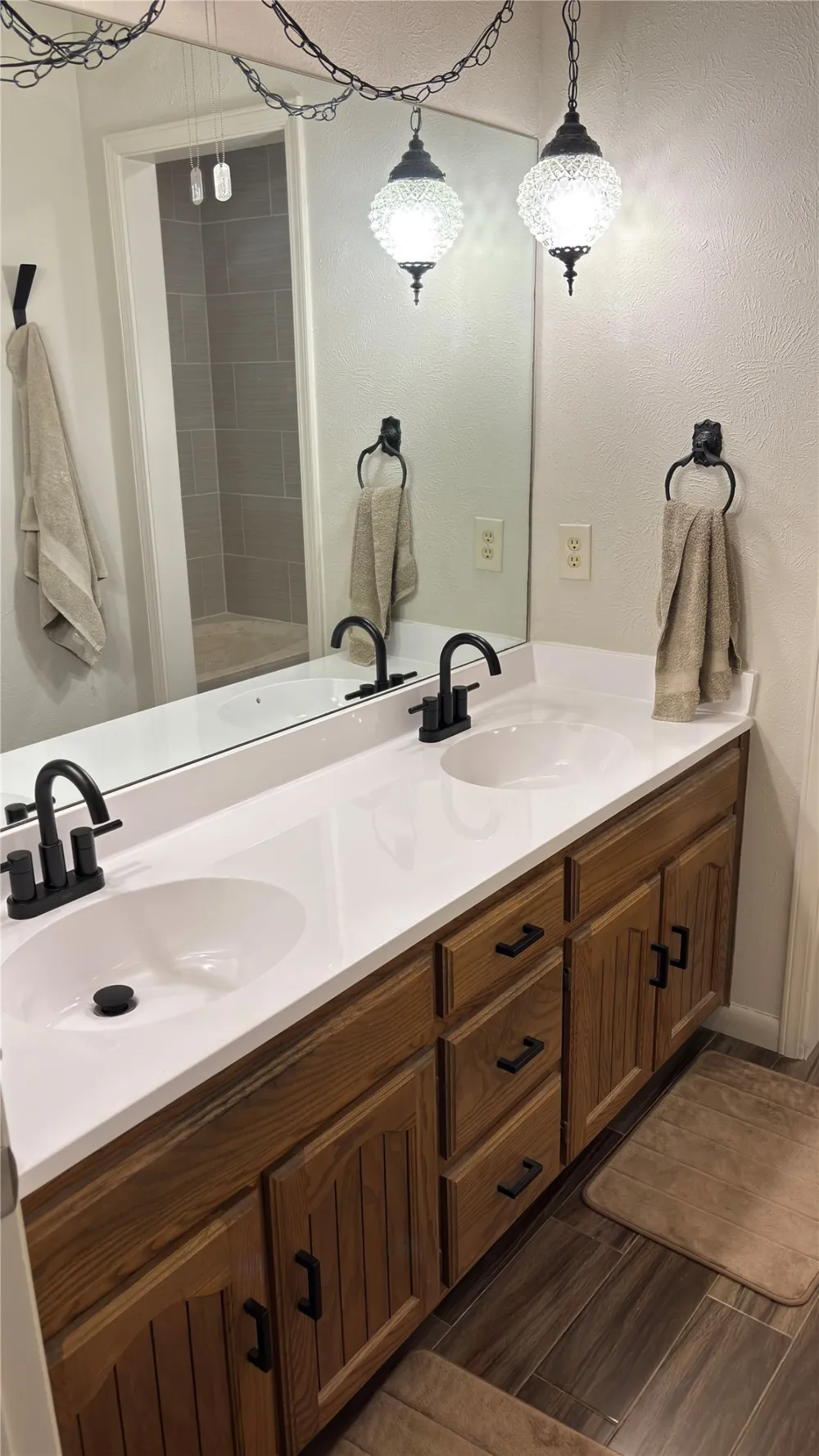 500 Sunlight Court Arlington, TX 76006