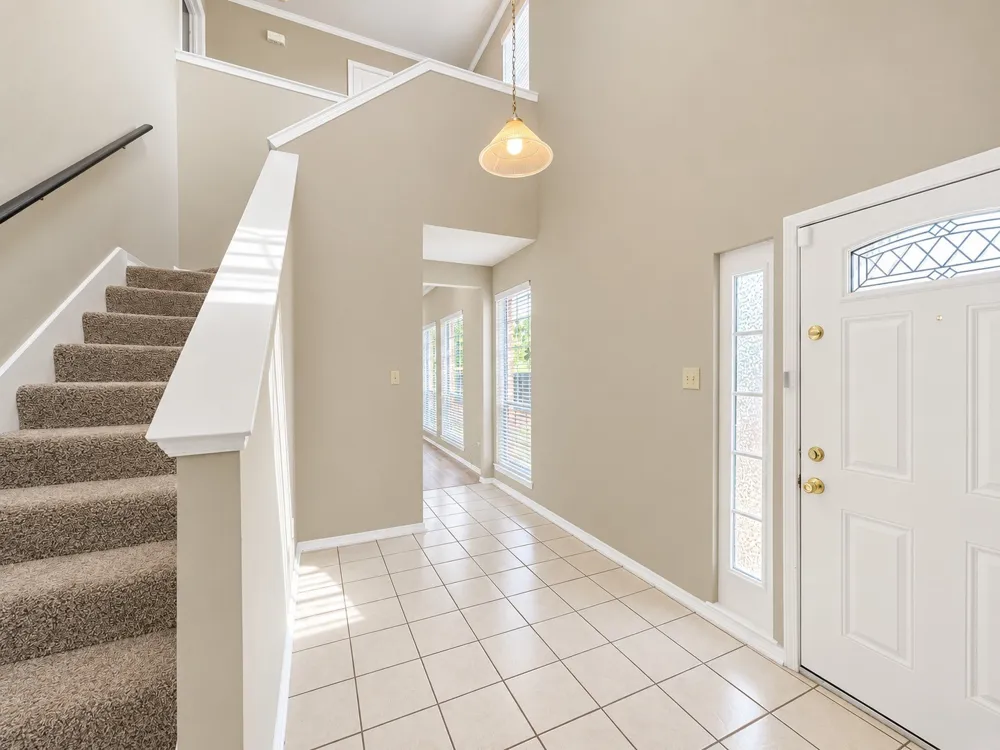 815 Valleybrooke Drive Arlington, TX 76001