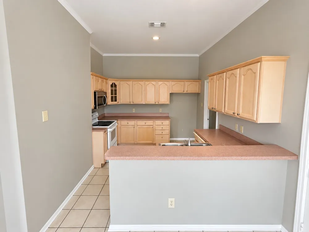815 Valleybrooke Drive Arlington, TX 76001