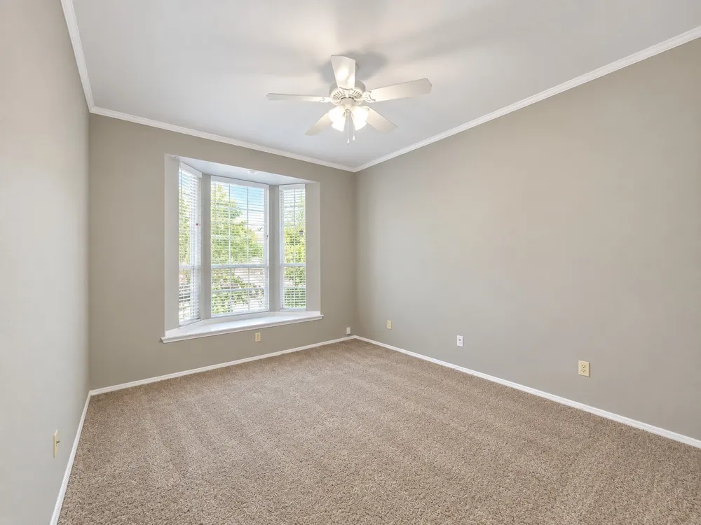 815 Valleybrooke Drive Arlington, TX 76001