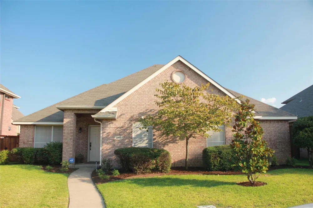 1005 Calgary Court Lewisville, TX 75077