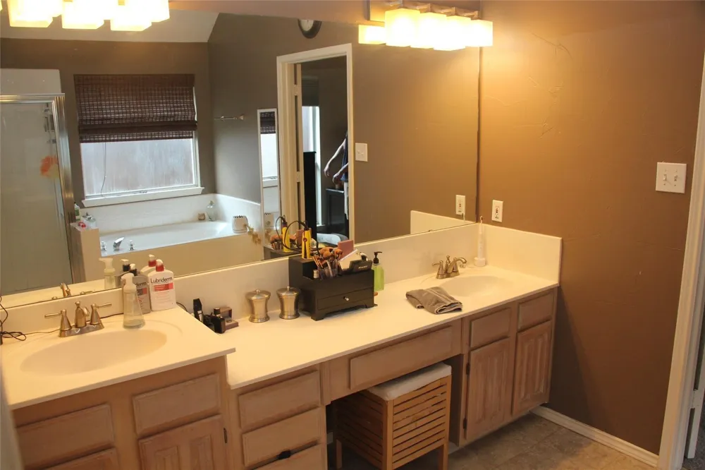 1005 Calgary Court Lewisville, TX 75077