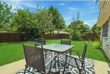 937 Knollwood Drive DeSoto, TX 75115