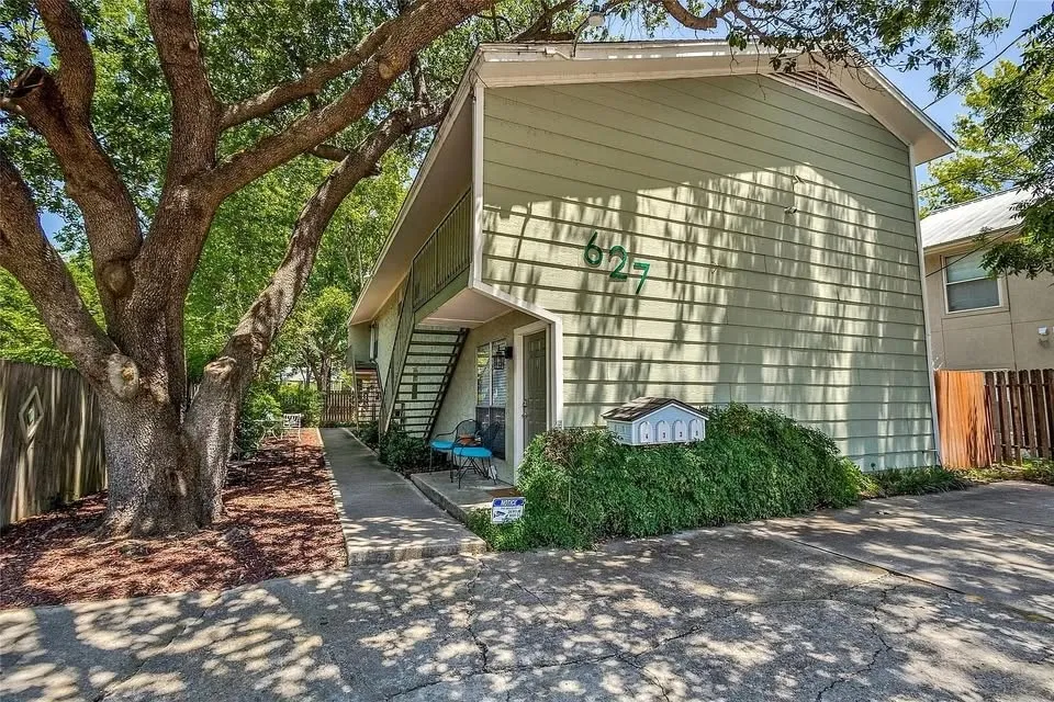 627 Texas Street Denton, TX 76209