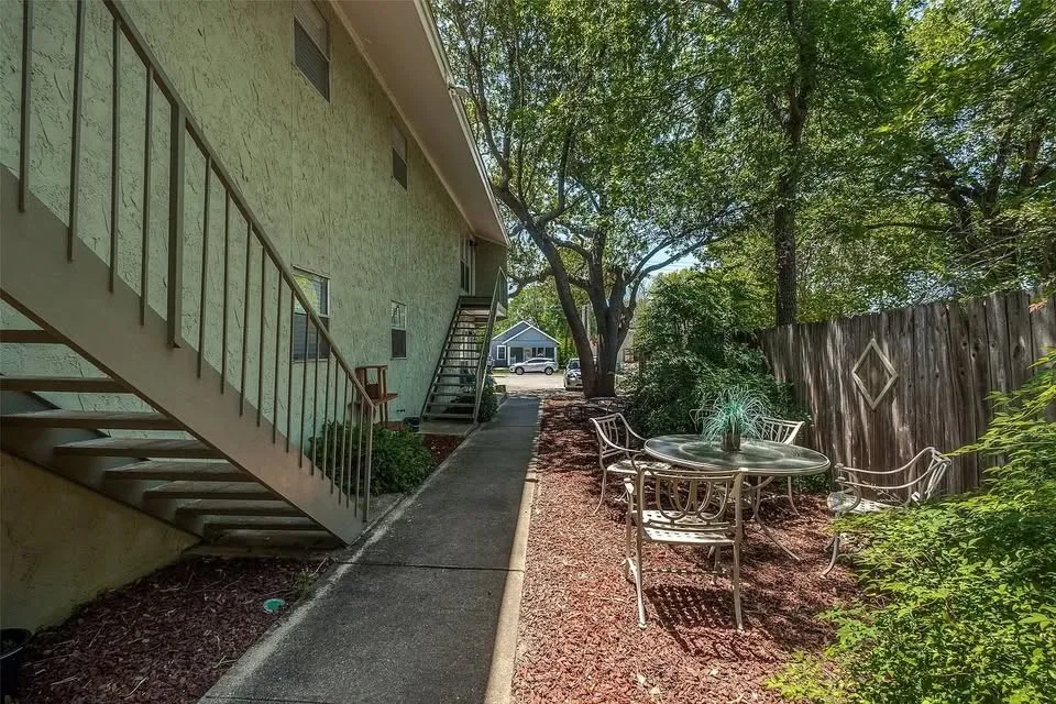627 Texas Street Denton, TX 76209