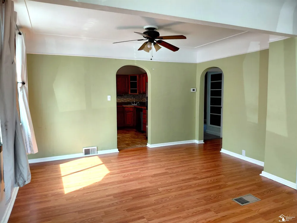 5705 Vernon Street Dearborn Heights City, MI 48127