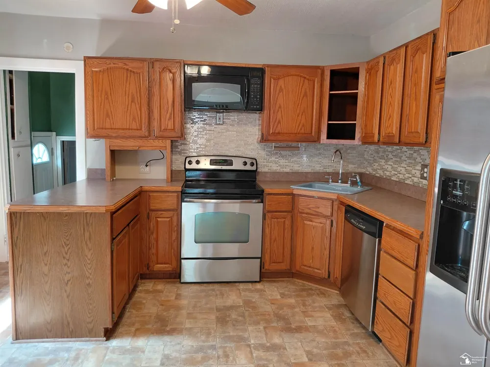 5705 Vernon Street Dearborn Heights City, MI 48127