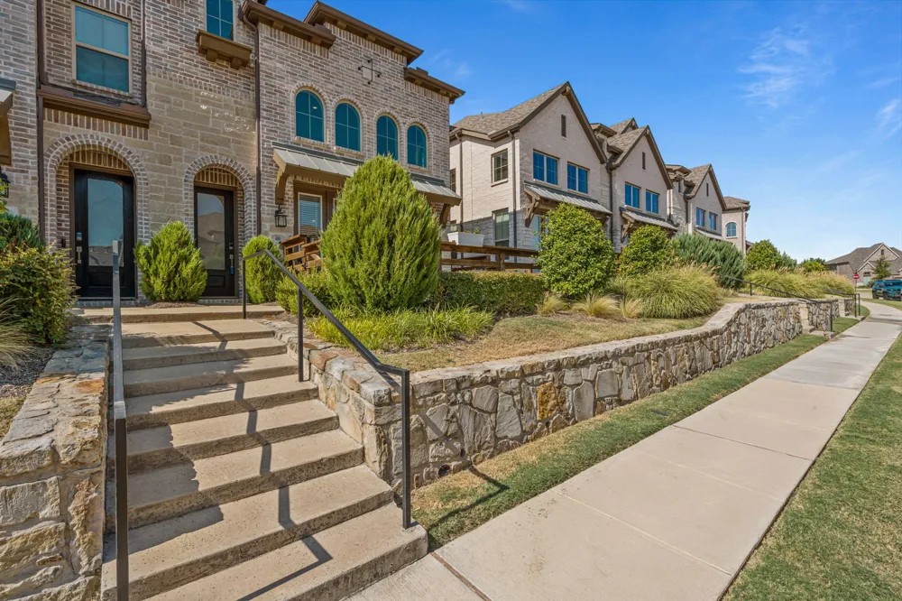 400 Blue Creek Cove McKinney, TX 75071