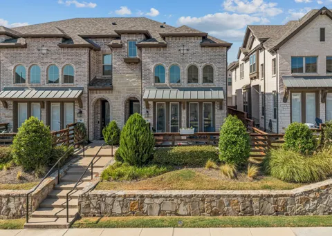 400 Blue Creek Cove