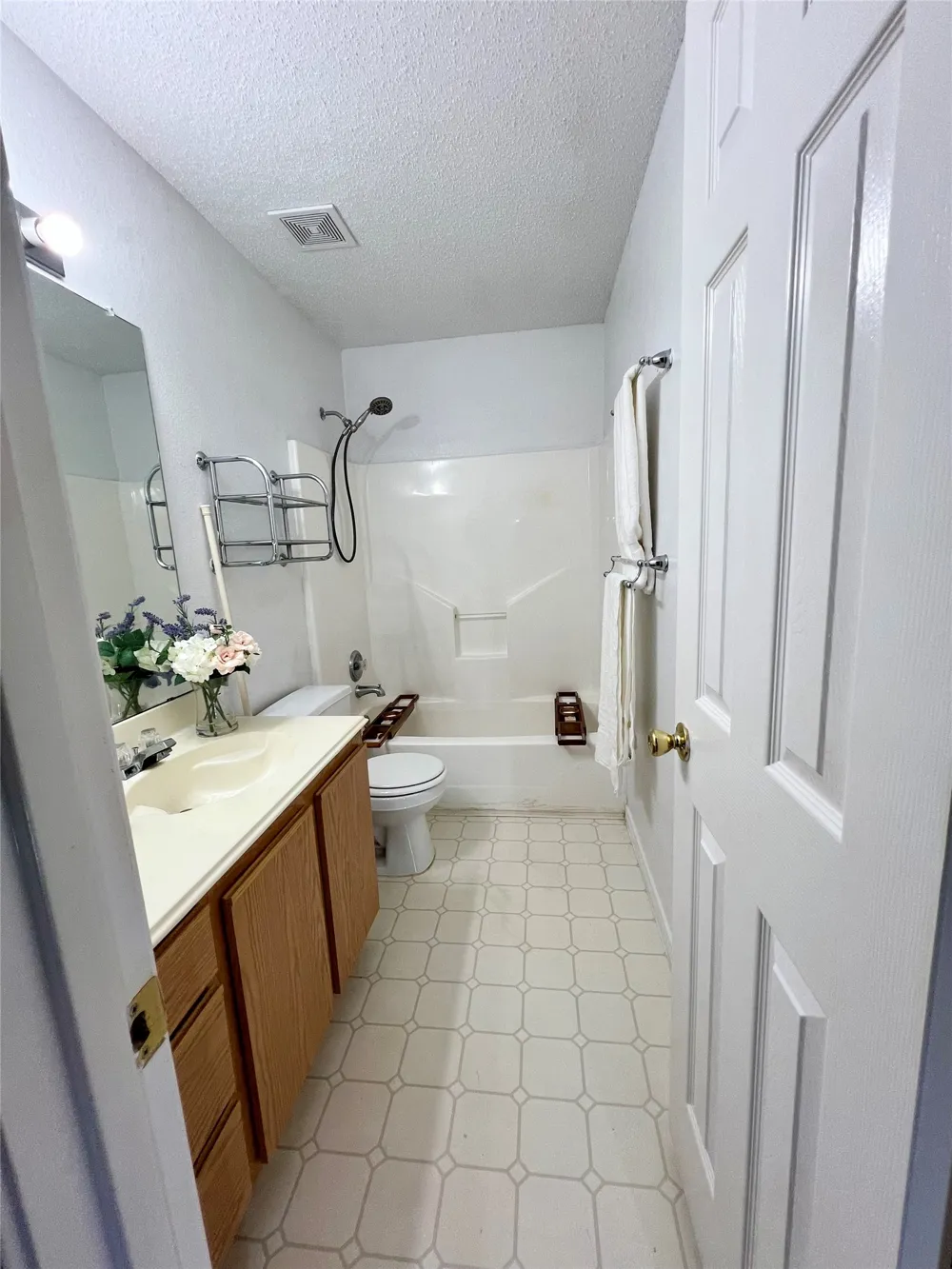 1204 Hillside Drive Justin, TX 76247