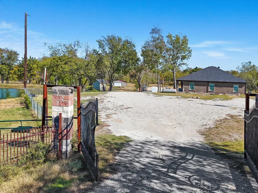 12303 CR-4026 Kemp, TX 75143