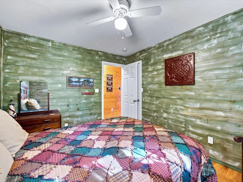 196 Lakecrest Drive Pottsboro, TX 75076