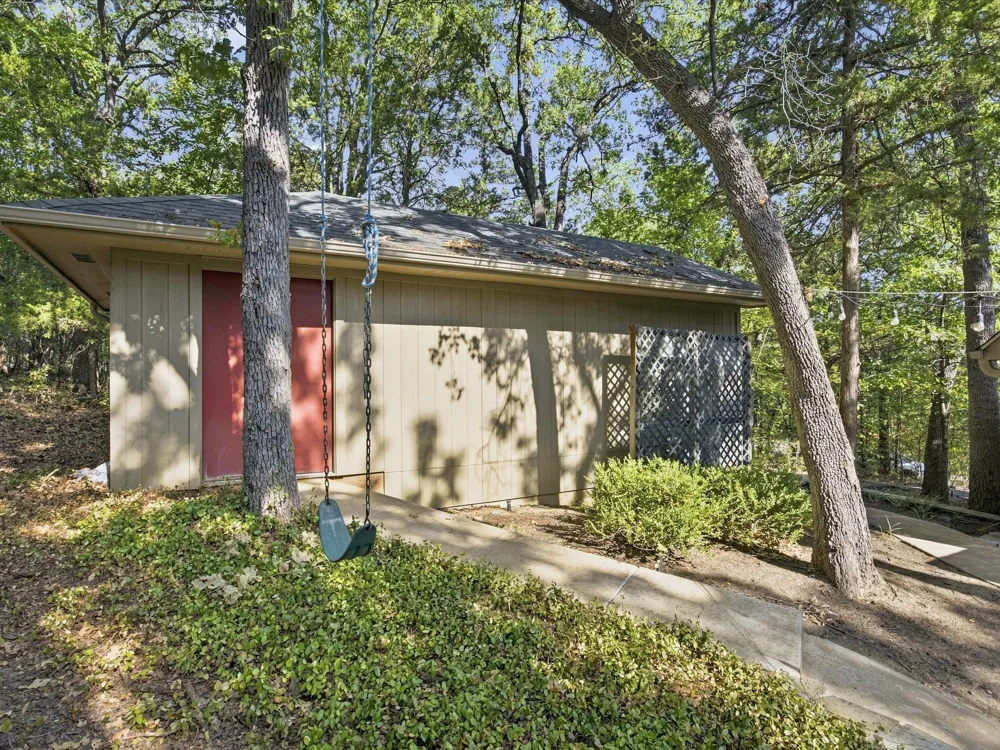 196 Lakecrest Drive Pottsboro, TX 75076