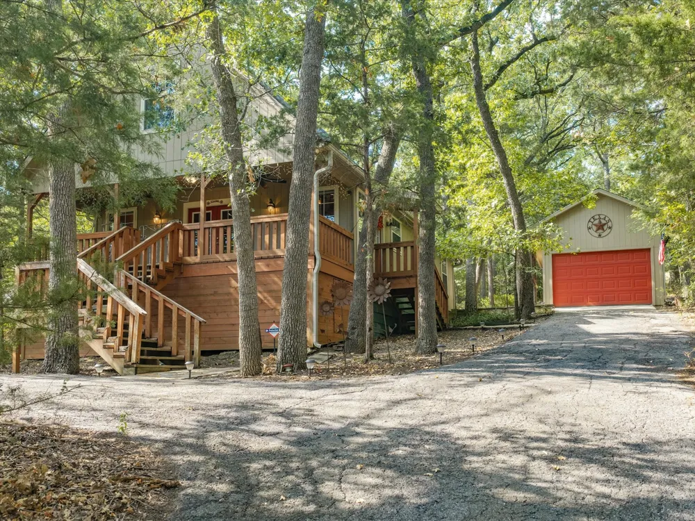 196 Lakecrest Drive Pottsboro, TX 75076