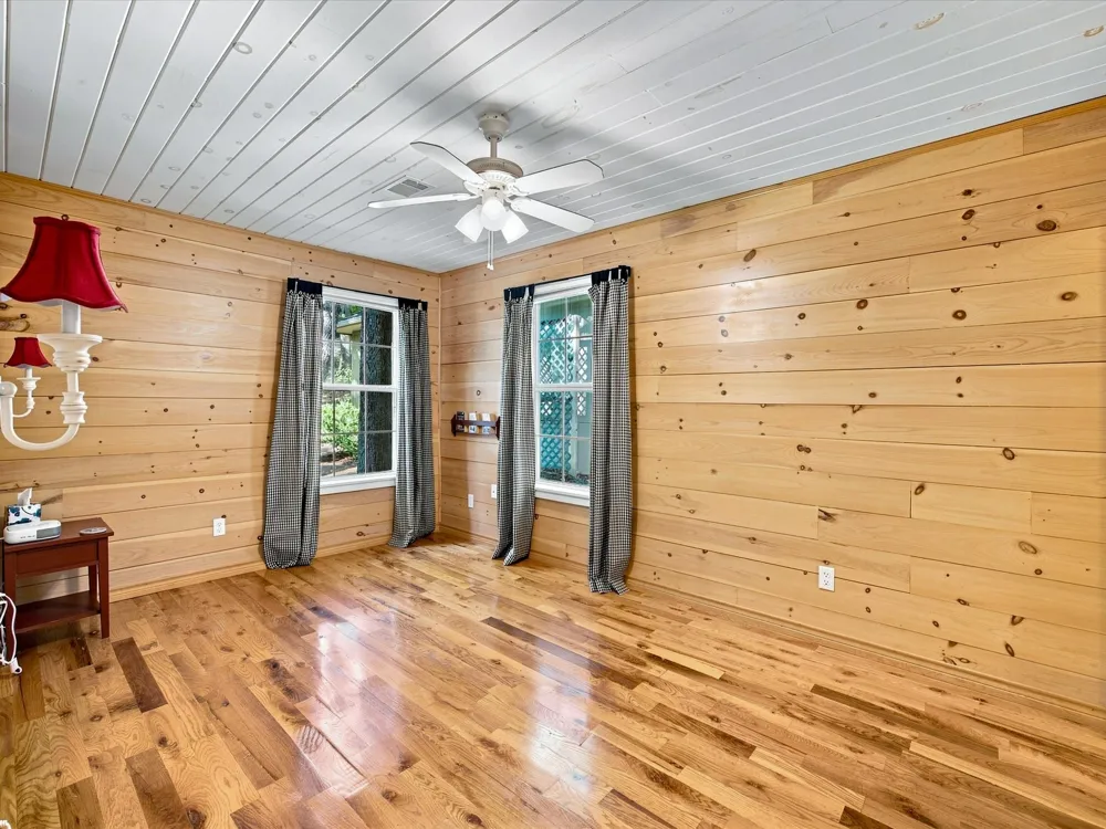 196 Lakecrest Drive Pottsboro, TX 75076