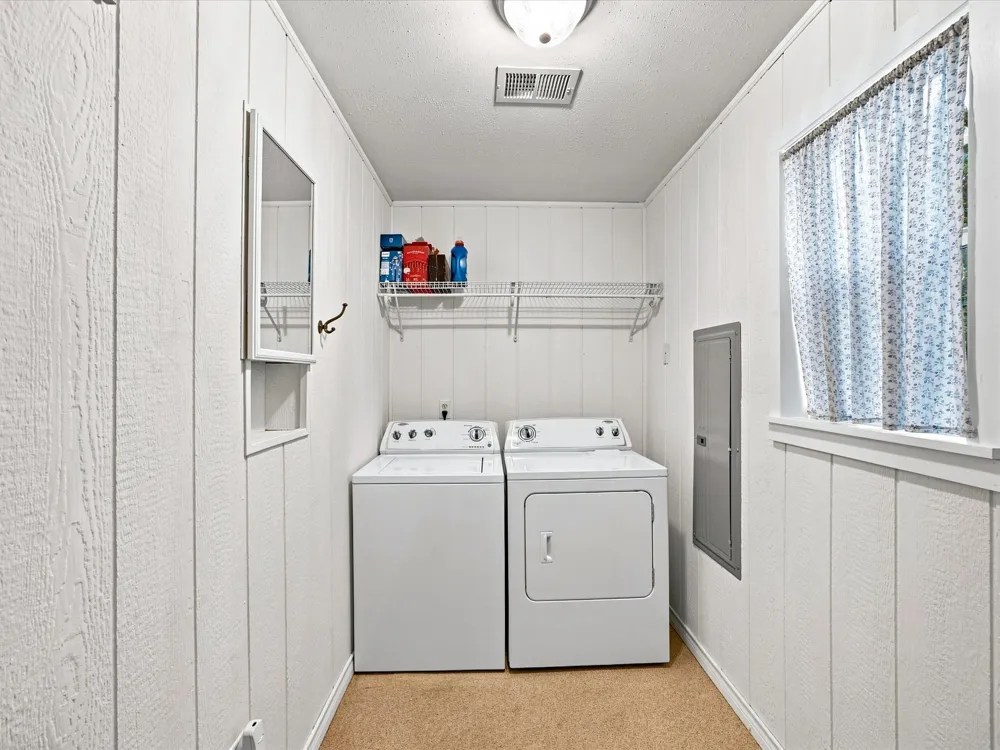 196 Lakecrest Drive Pottsboro, TX 75076