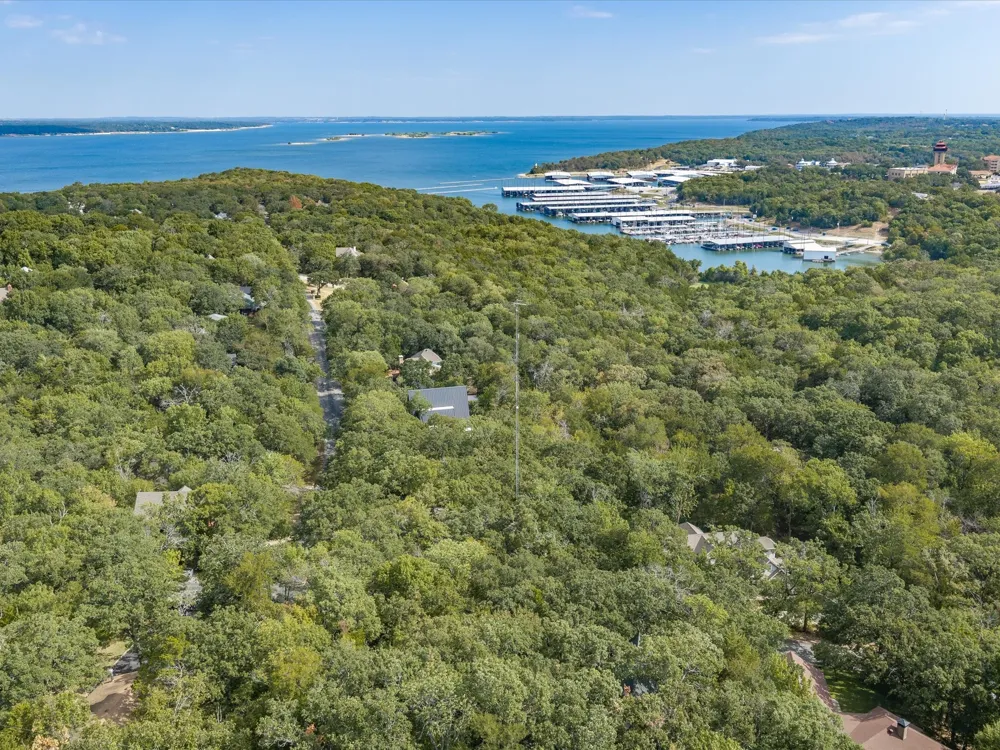 196 Lakecrest Drive Pottsboro, TX 75076