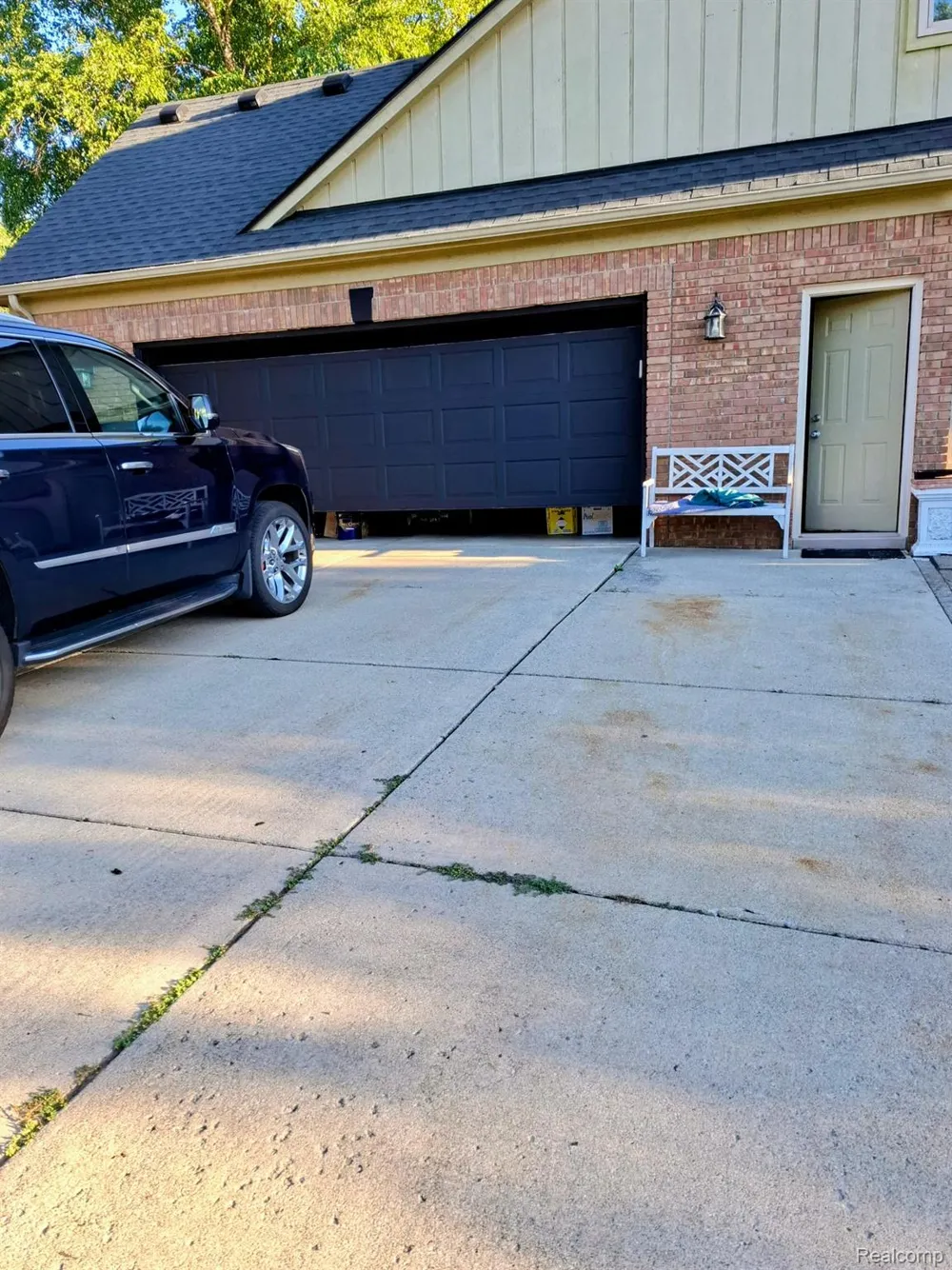 46793 Springwood Drive Macomb Township, MI 48044