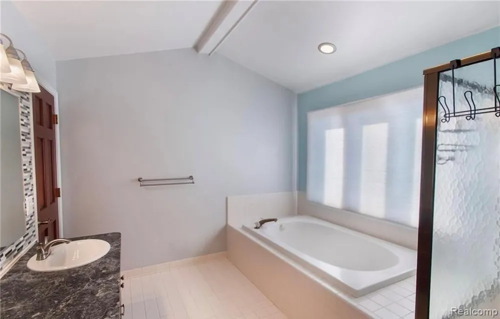 46793 Springwood Drive Macomb Township, MI 48044