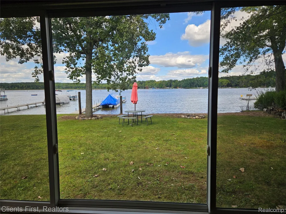 14344 Edgewater Drive Dexter Township, MI 48137