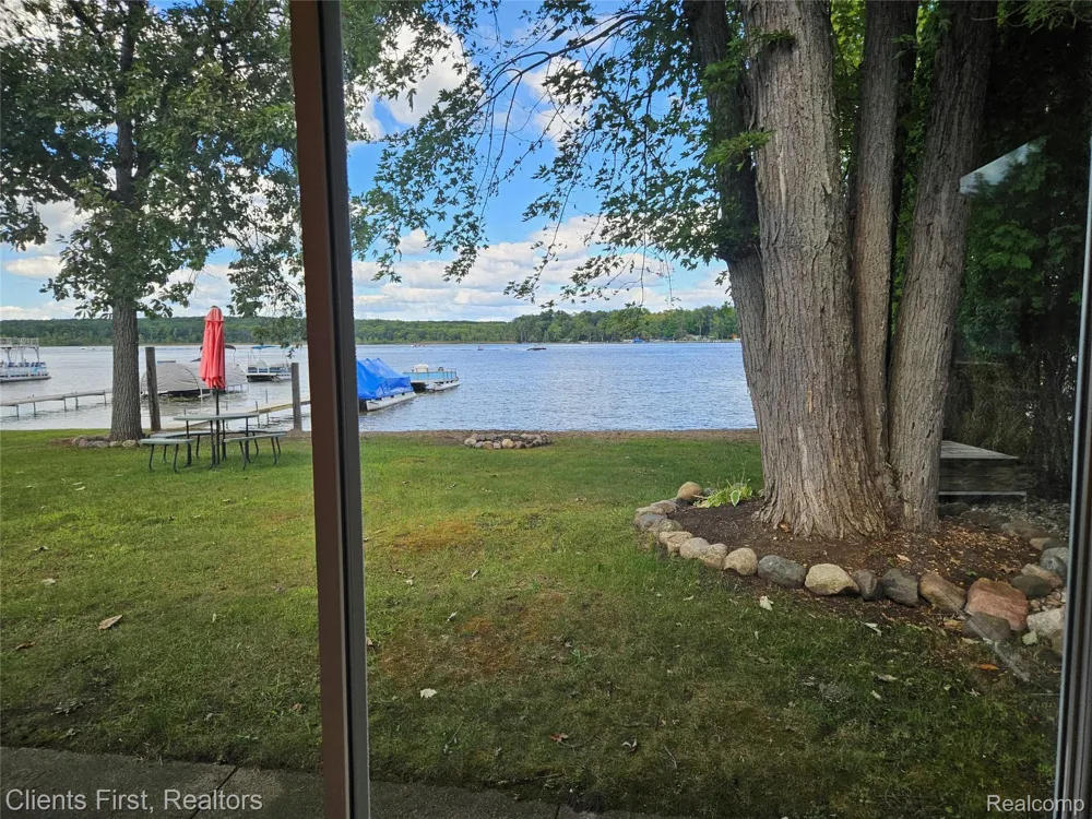 14344 Edgewater Drive Dexter Township, MI 48137