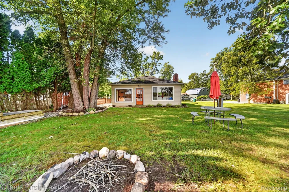 14344 Edgewater Drive Dexter Township, MI 48137