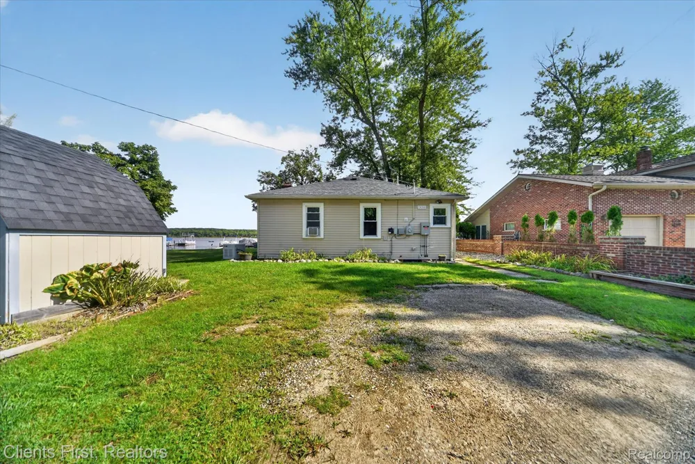 14344 Edgewater Drive Dexter Township, MI 48137