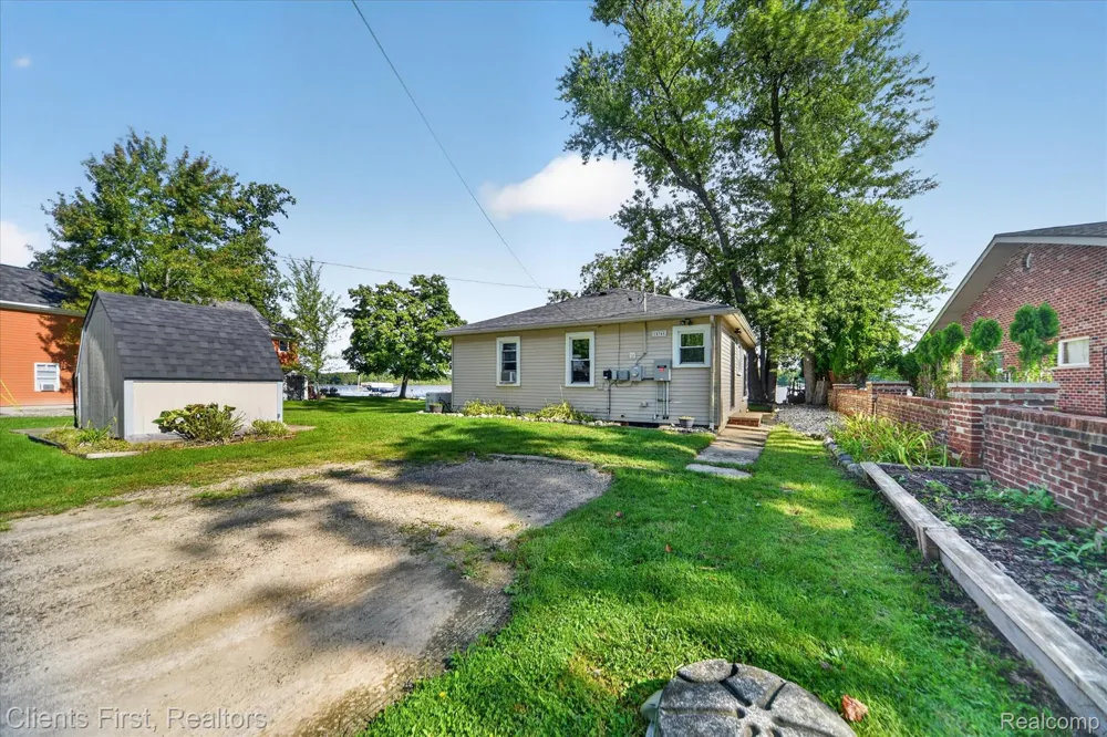 14344 Edgewater Drive Dexter Township, MI 48137