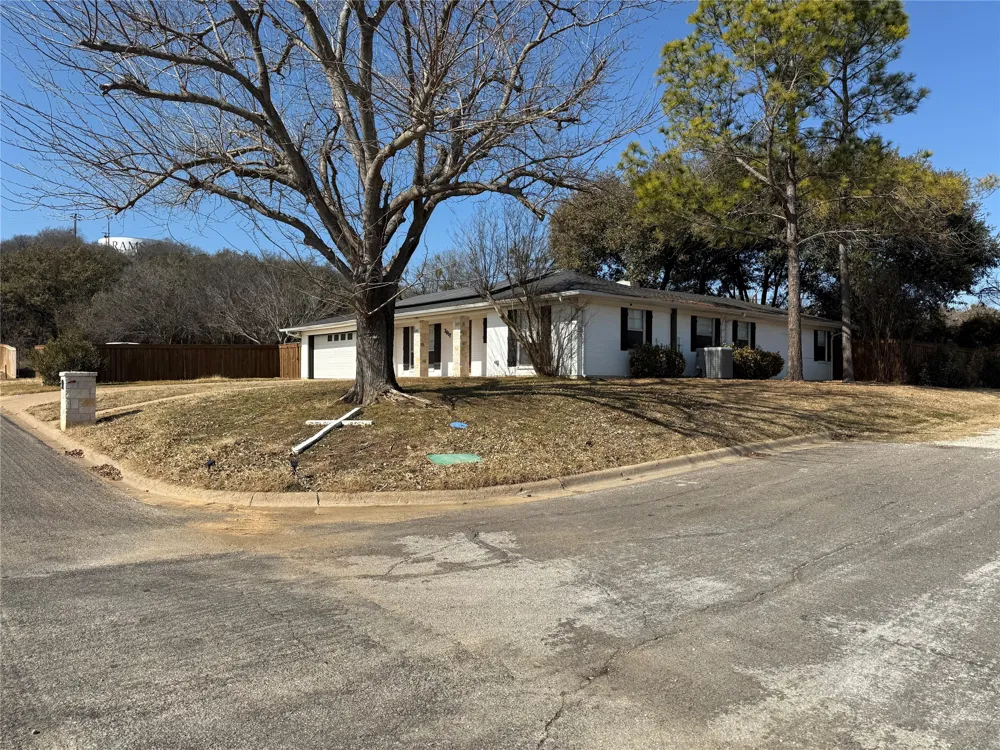 2817 NE 11th Street Mineral Wells, TX 76067