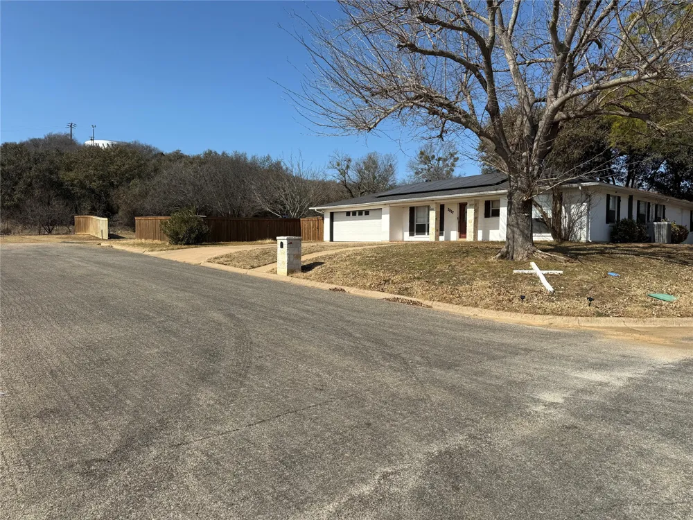 2817 NE 11th Street Mineral Wells, TX 76067
