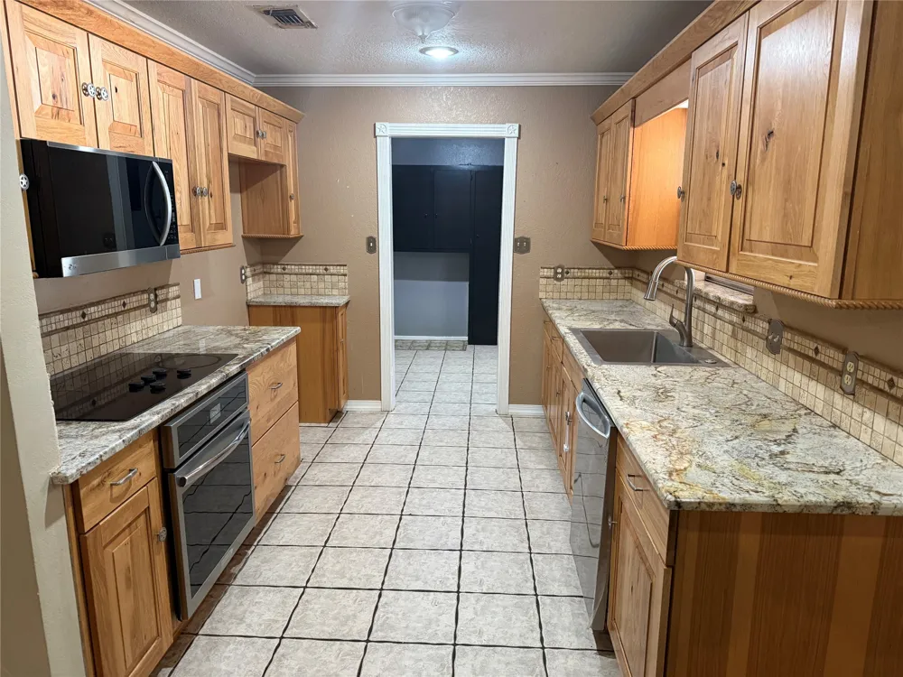 2817 NE 11th Street Mineral Wells, TX 76067