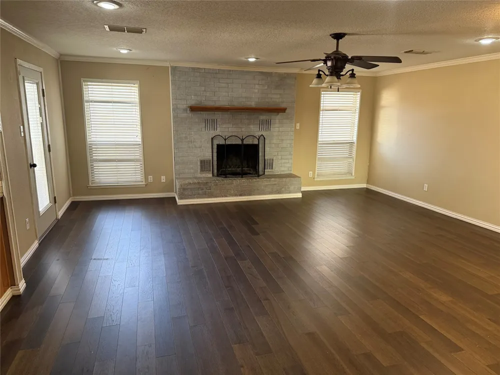 2817 NE 11th Street Mineral Wells, TX 76067