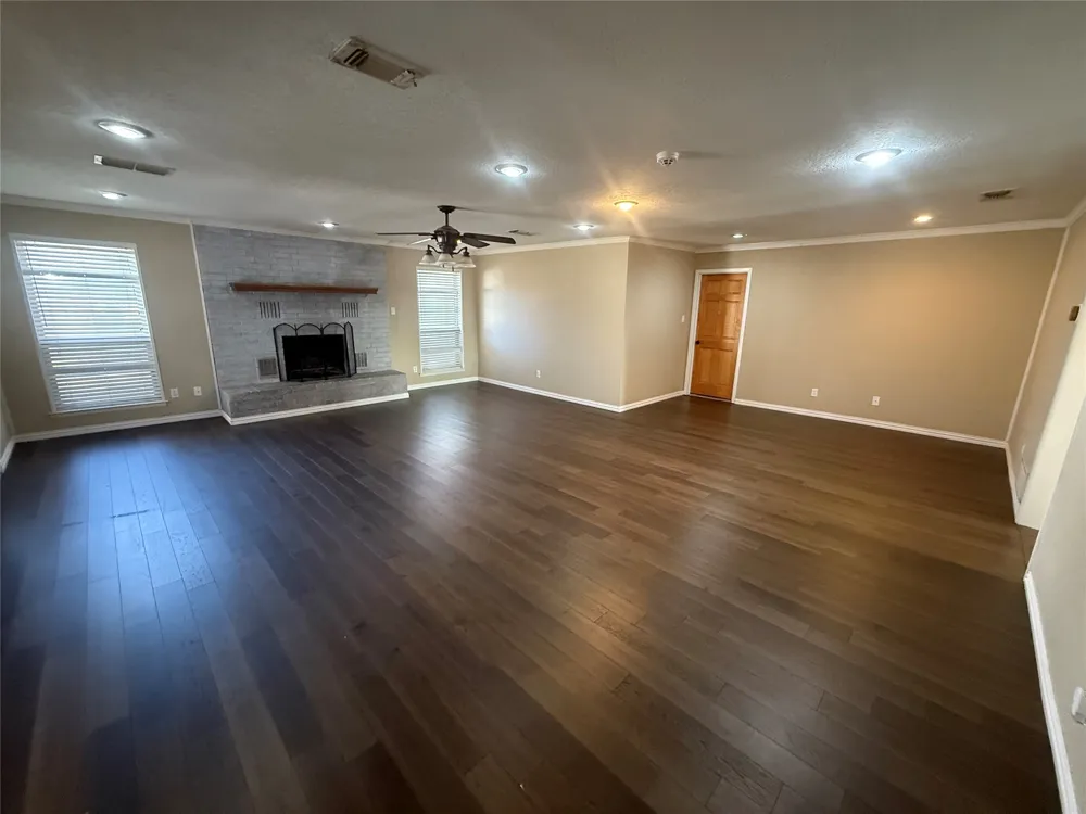 2817 NE 11th Street Mineral Wells, TX 76067