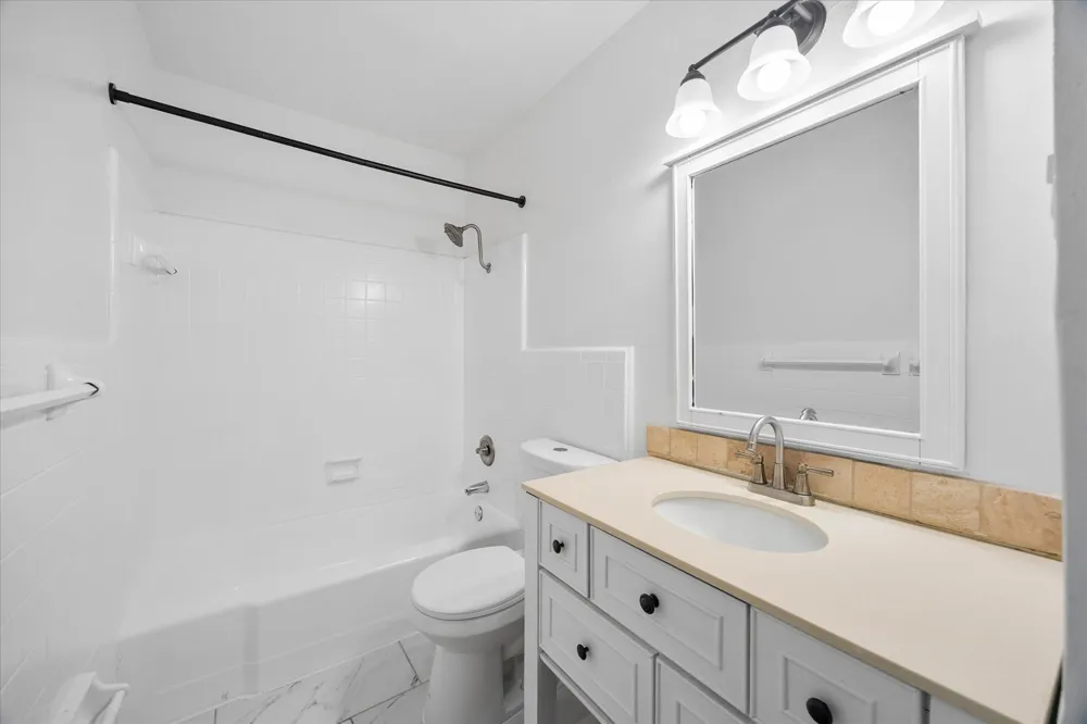 4011 Cole Avenue #111 Dallas, TX 75204
