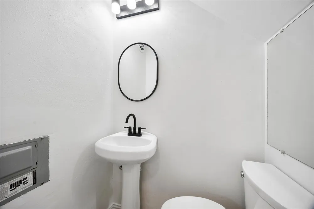 4011 Cole Avenue #111 Dallas, TX 75204