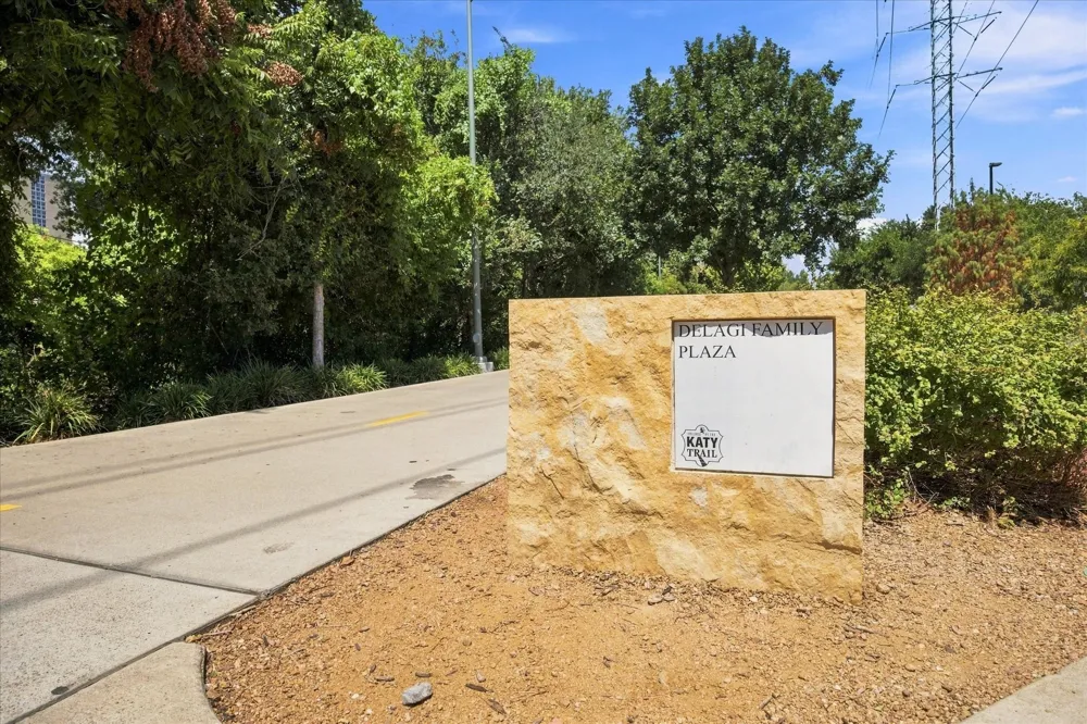 4011 Cole Avenue #111 Dallas, TX 75204