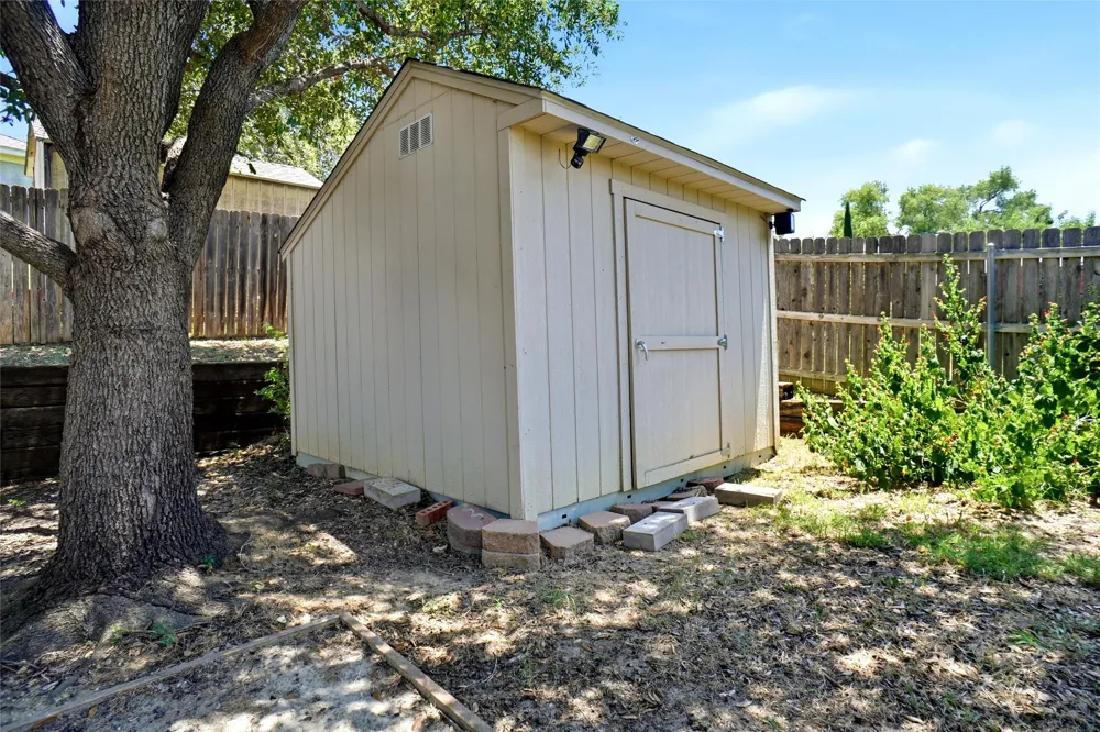 1105 Doreen Street White Settlement, TX 76108