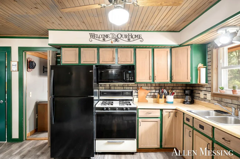 543 Pettibone Drive Lilley Township, MI 49309