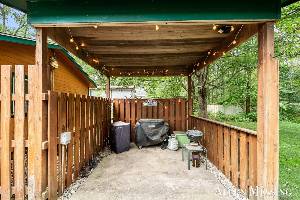 543 Pettibone Drive Lilley Township, MI 49309
