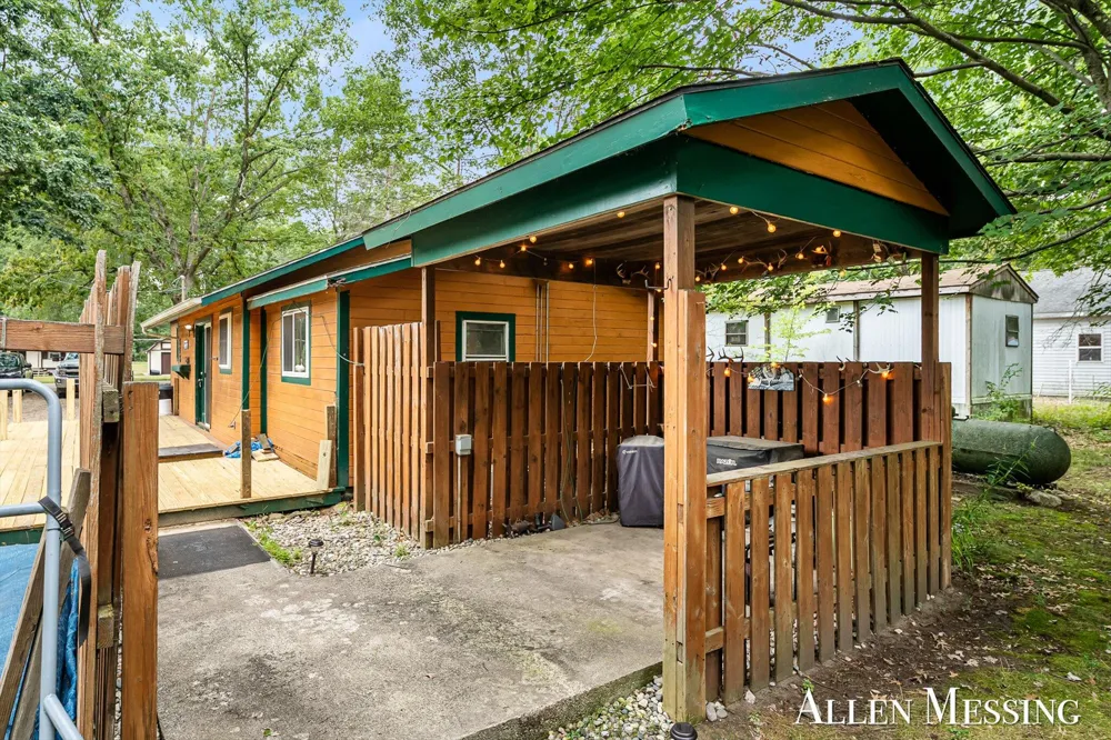 543 Pettibone Drive Lilley Township, MI 49309