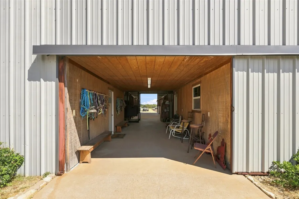 900 Leech Poolville, TX 76487