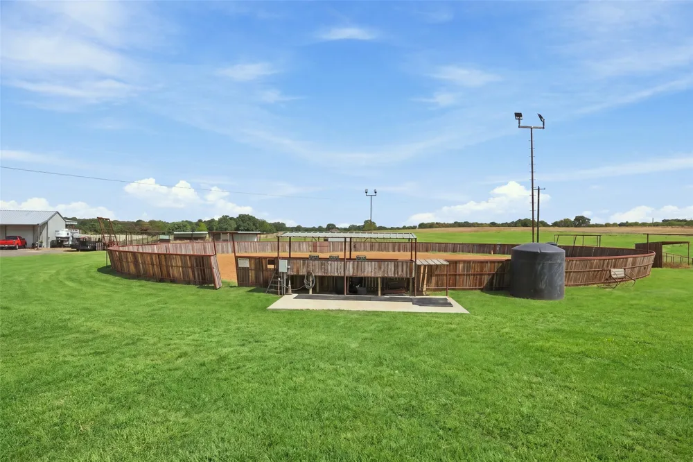 900 Leech Poolville, TX 76487
